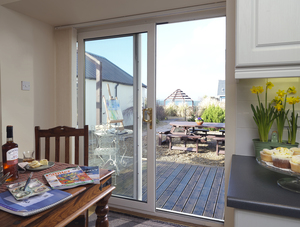 The Harbour Inn Bowmore Cottages